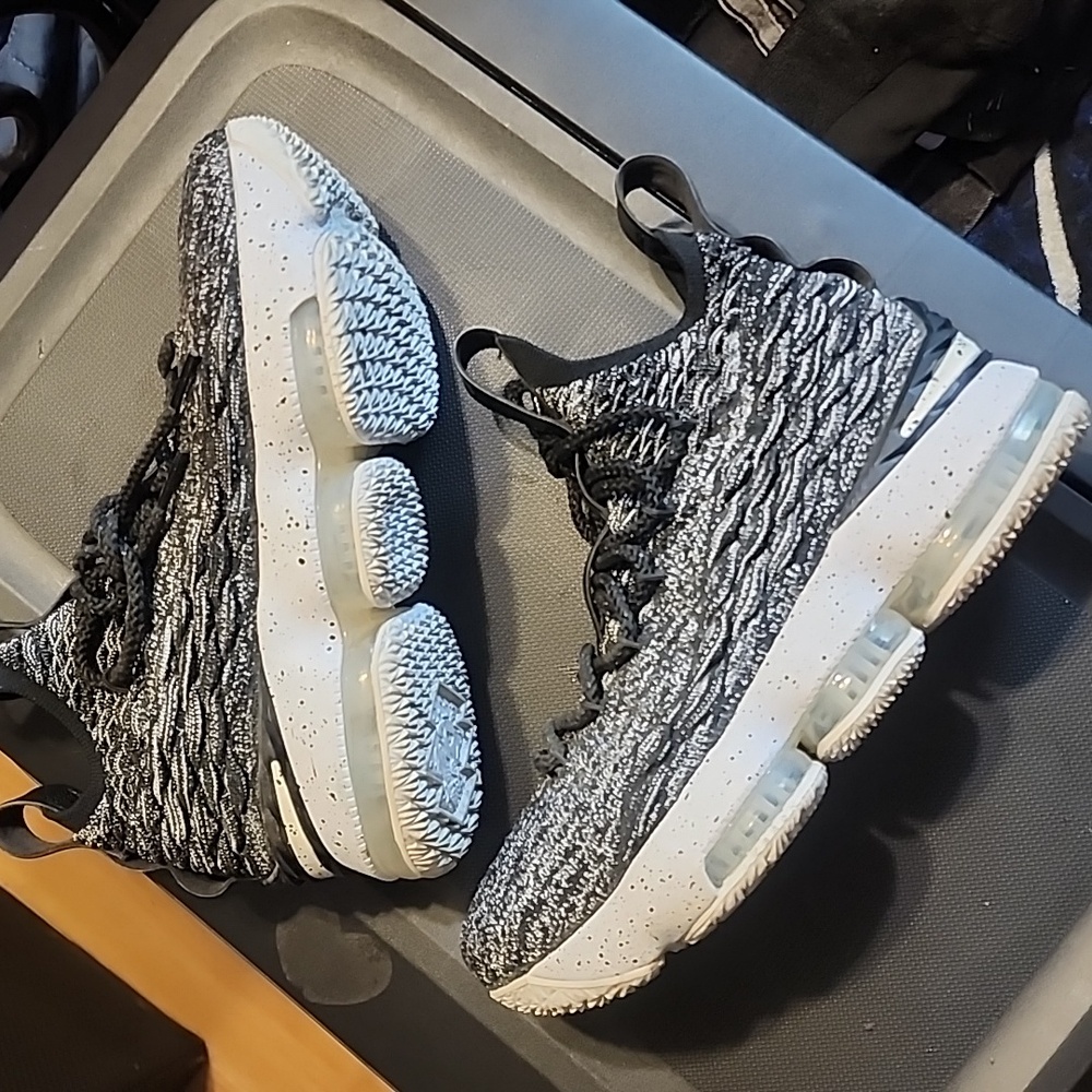 Youth 5Y Womens 7 - Nike Lebron XV 15 Ashes Basketball Shoes Sneakers Grey Used